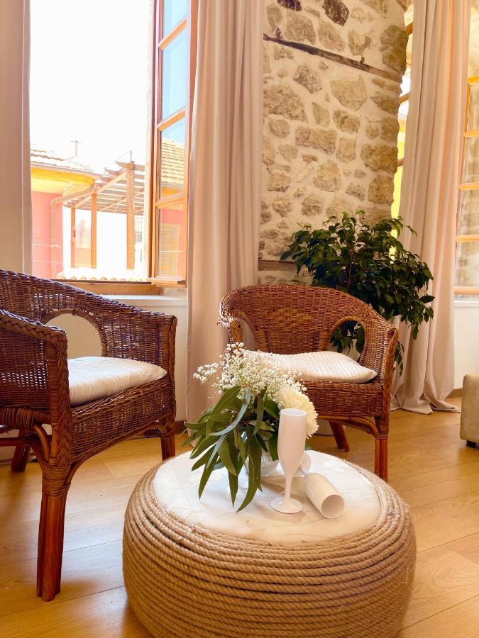Bohemian Boutique Suites Vlorë エクステリア 写真
