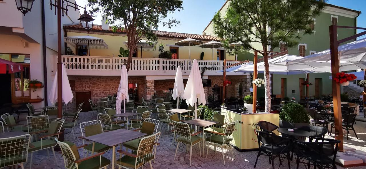 Bohemian Boutique Suites Vlorë エクステリア 写真