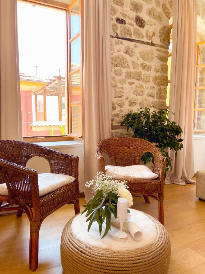 Bohemian Boutique Suites Vlorë エクステリア 写真